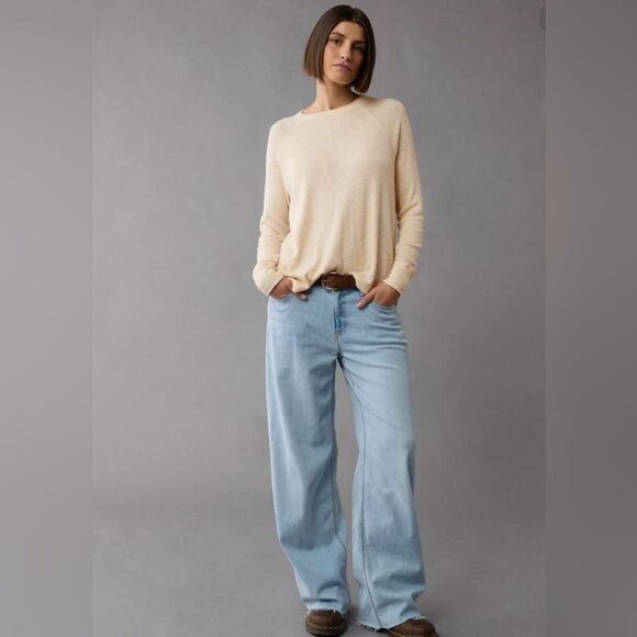 AE Heather Cream Crewneck Soft Plush Ribbed Long Sleeve Tee - Picture 3 of 16